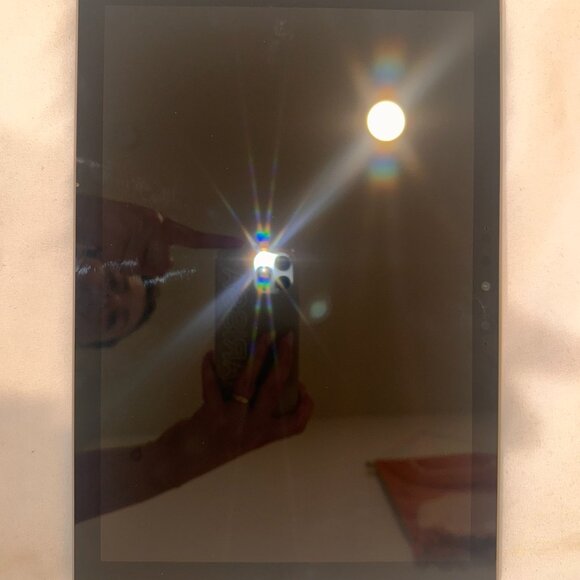 Refurbished NEW Microsoft Surface with attachable keyboard, pen, charger… - Picture 3 of 13